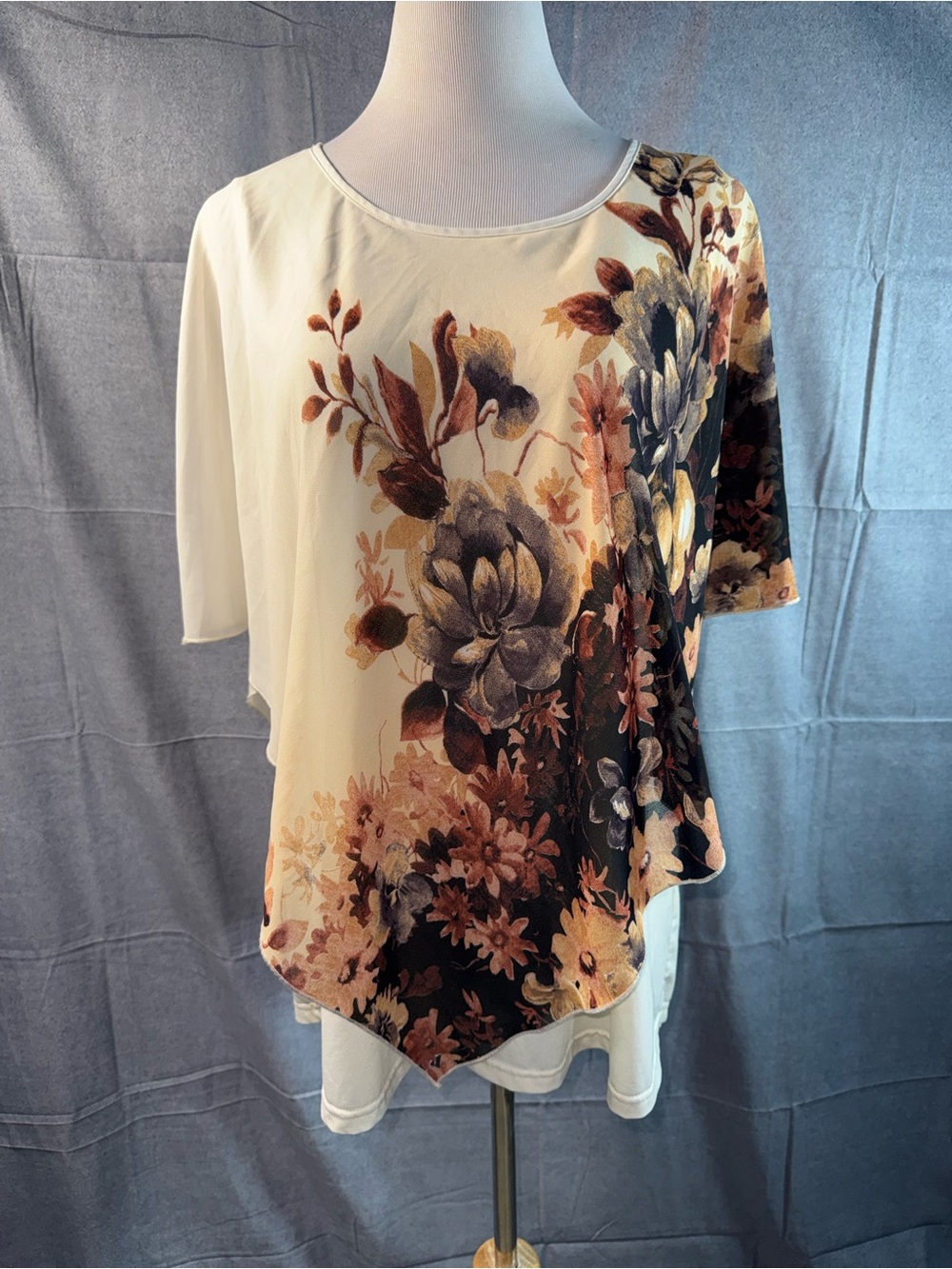1380-lotusmile Women’s Floral Scoop Neck Tunic in Cream and Brown